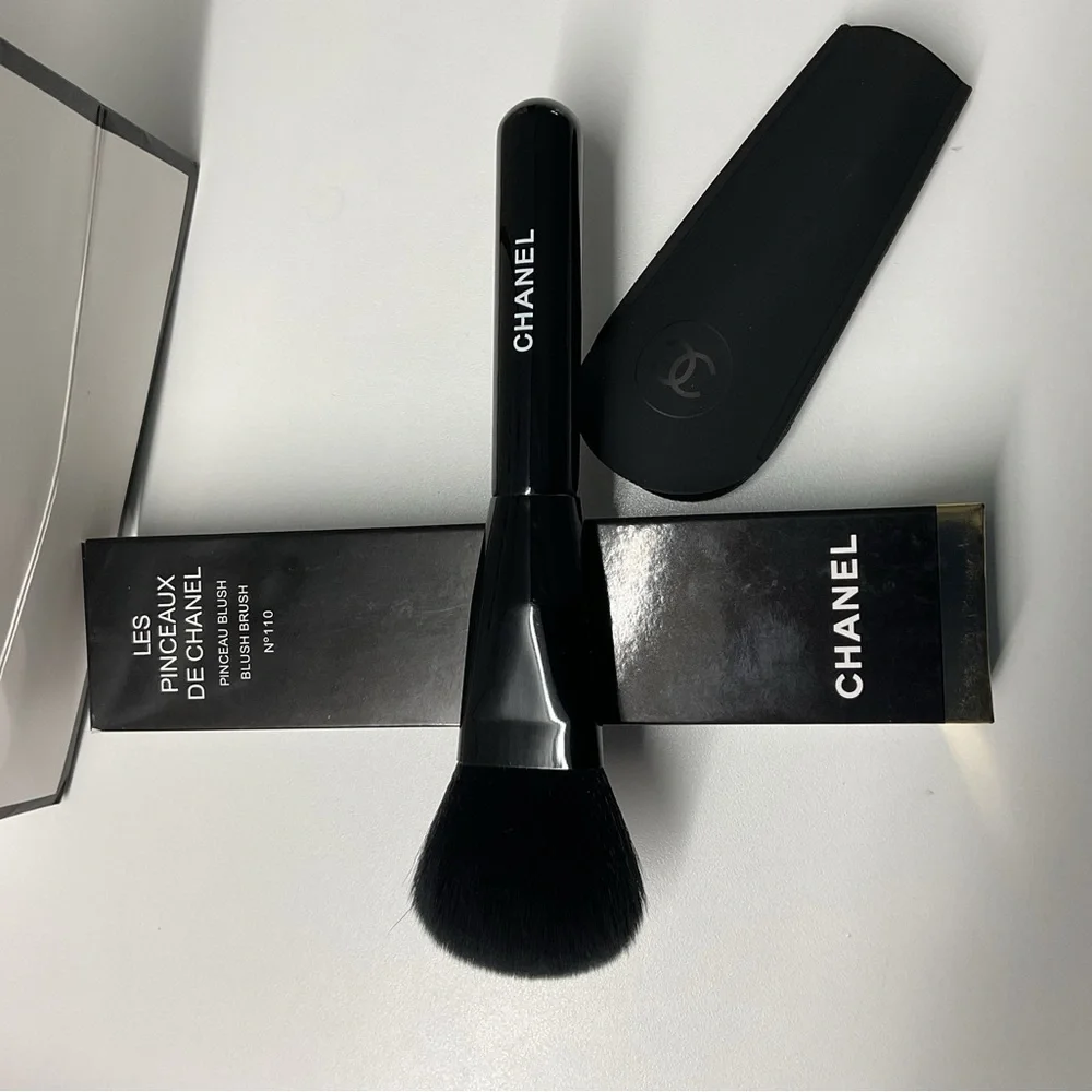 COPY - Chanel Black Makeup Brush